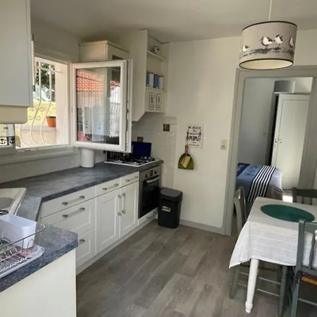 Adorable Petite Maison A 400m De La Mer