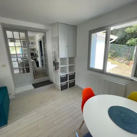 Adorable Petite Maison à 400m De La Mer Casa vacanze Saint-Georges-de-Didonne