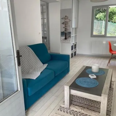 Adorable Petite Maison à 400m De La Mer Casa vacanze *